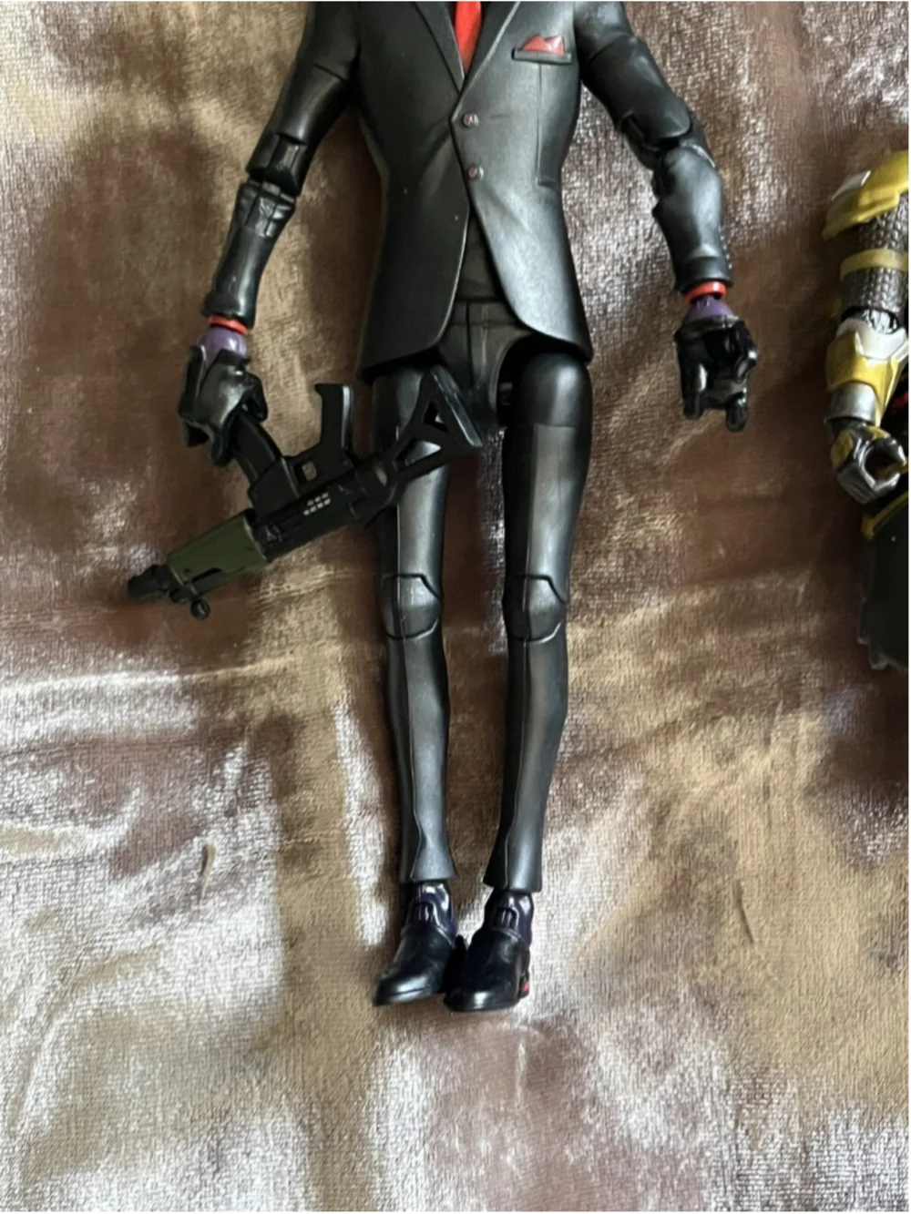 FORTNITE Hasbro Victory Royale Series Chaos Agent Collectible Action FigureBONUS